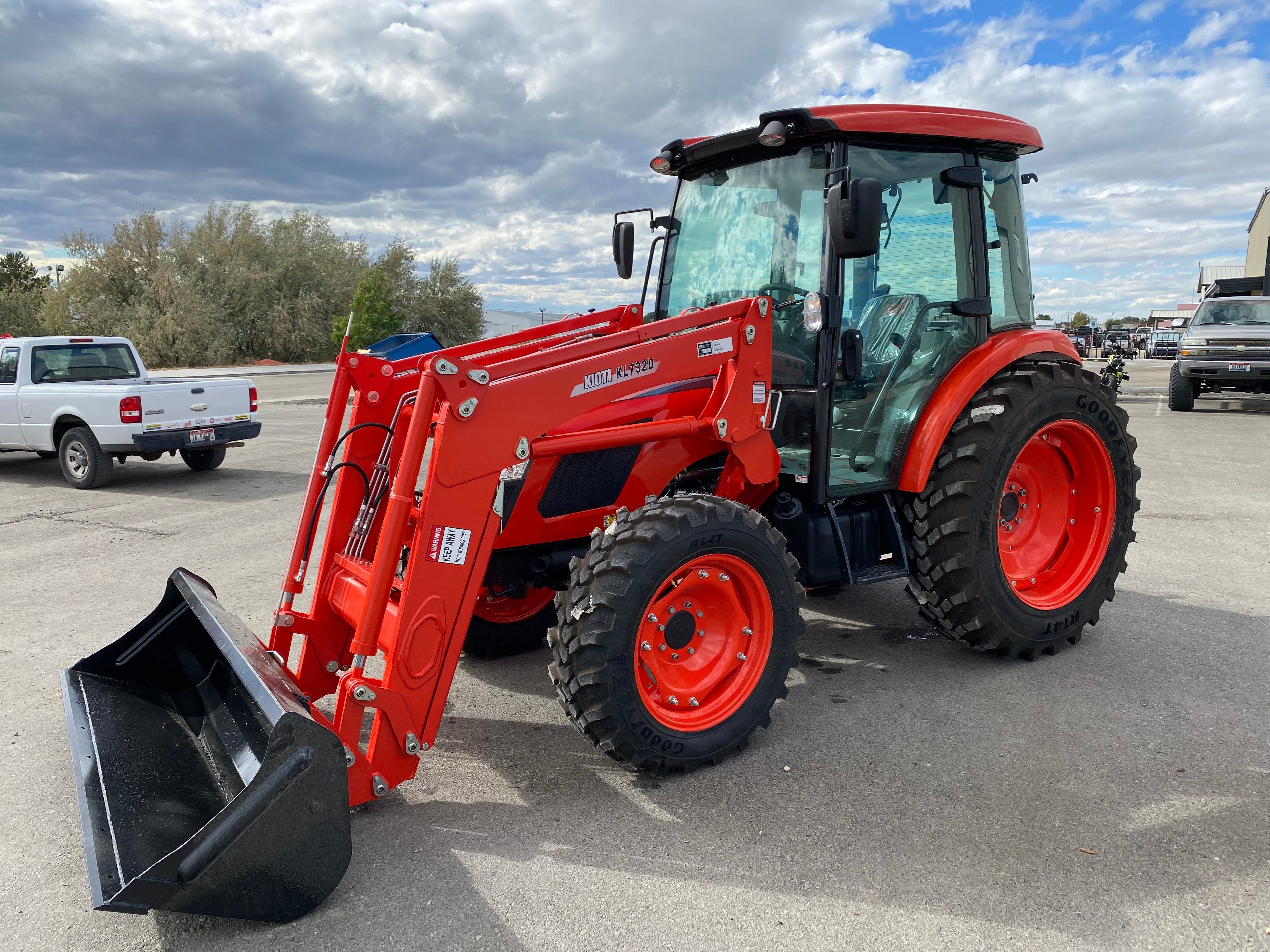 KIOTI RX6620PCB CAB TRACTOR-POWERSHUTTLE**0% FINANCING AVAILABLE**