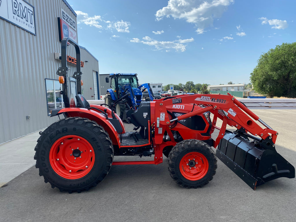 New KIOTI DK4720SE HST Open Cab Tractor- 0% FINANCING AVAILABLE