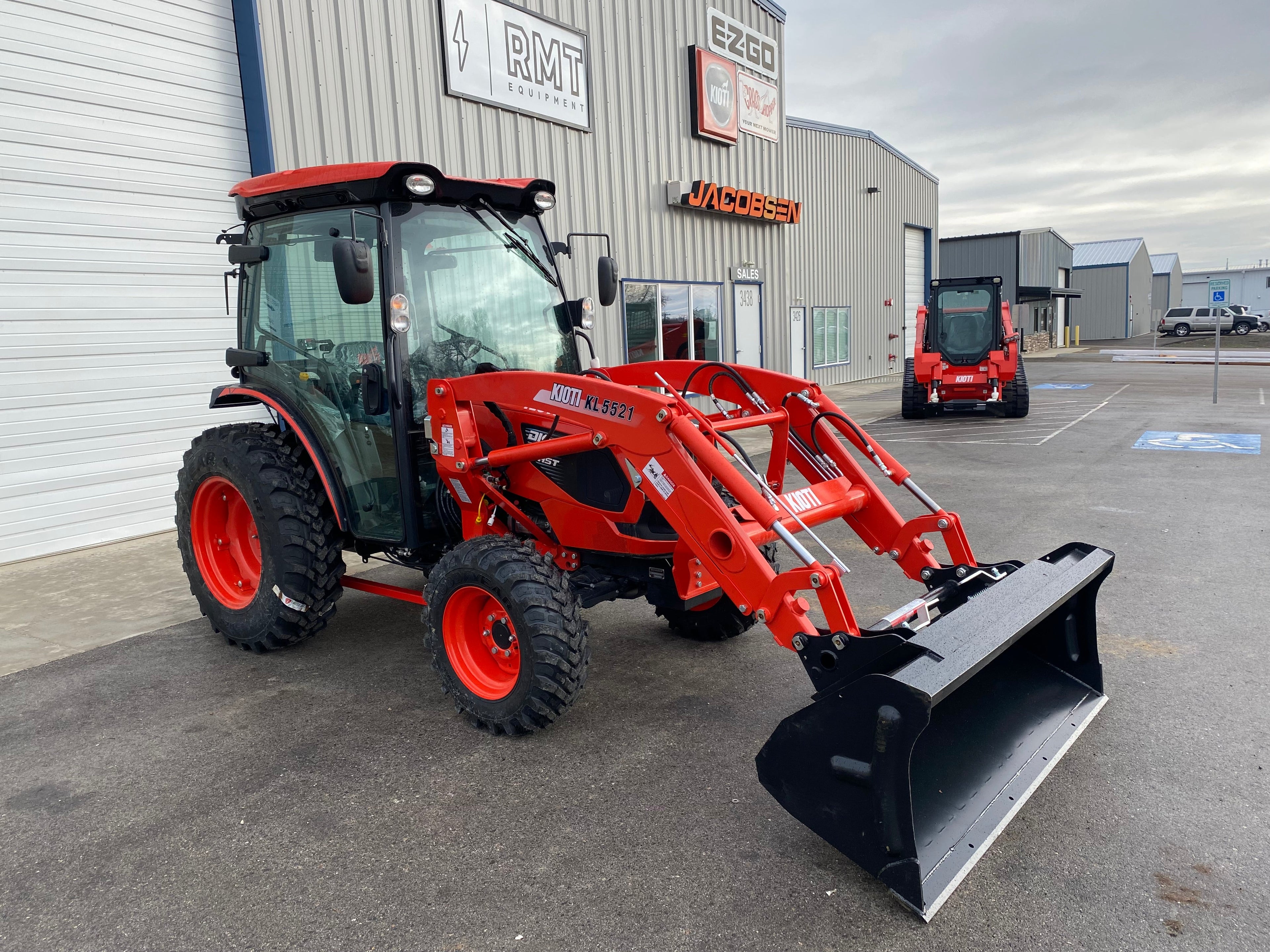 KIOTI DK5320SEHC CAB TRACTOR **0% FINANCING AVAILABLE