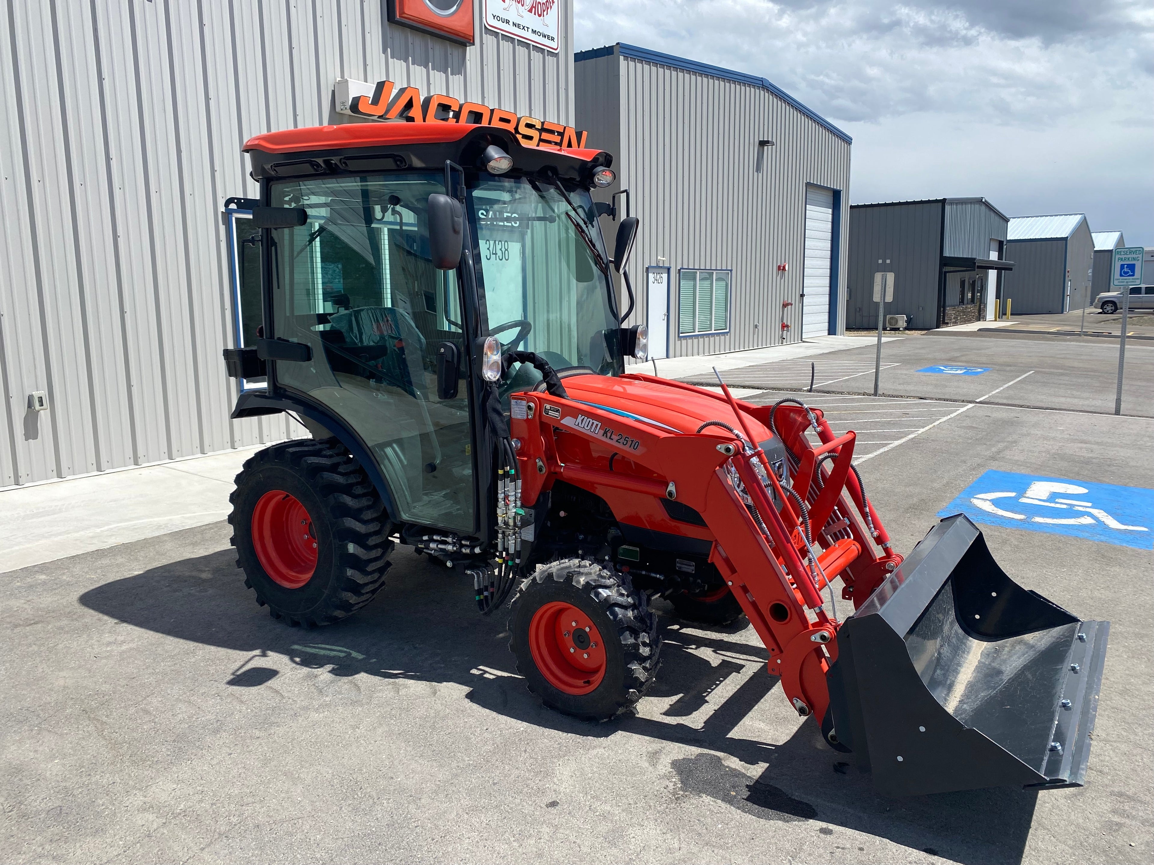 KIOTI CX2510 W/ CAB ** 0% FINANCING AVAILABLE**