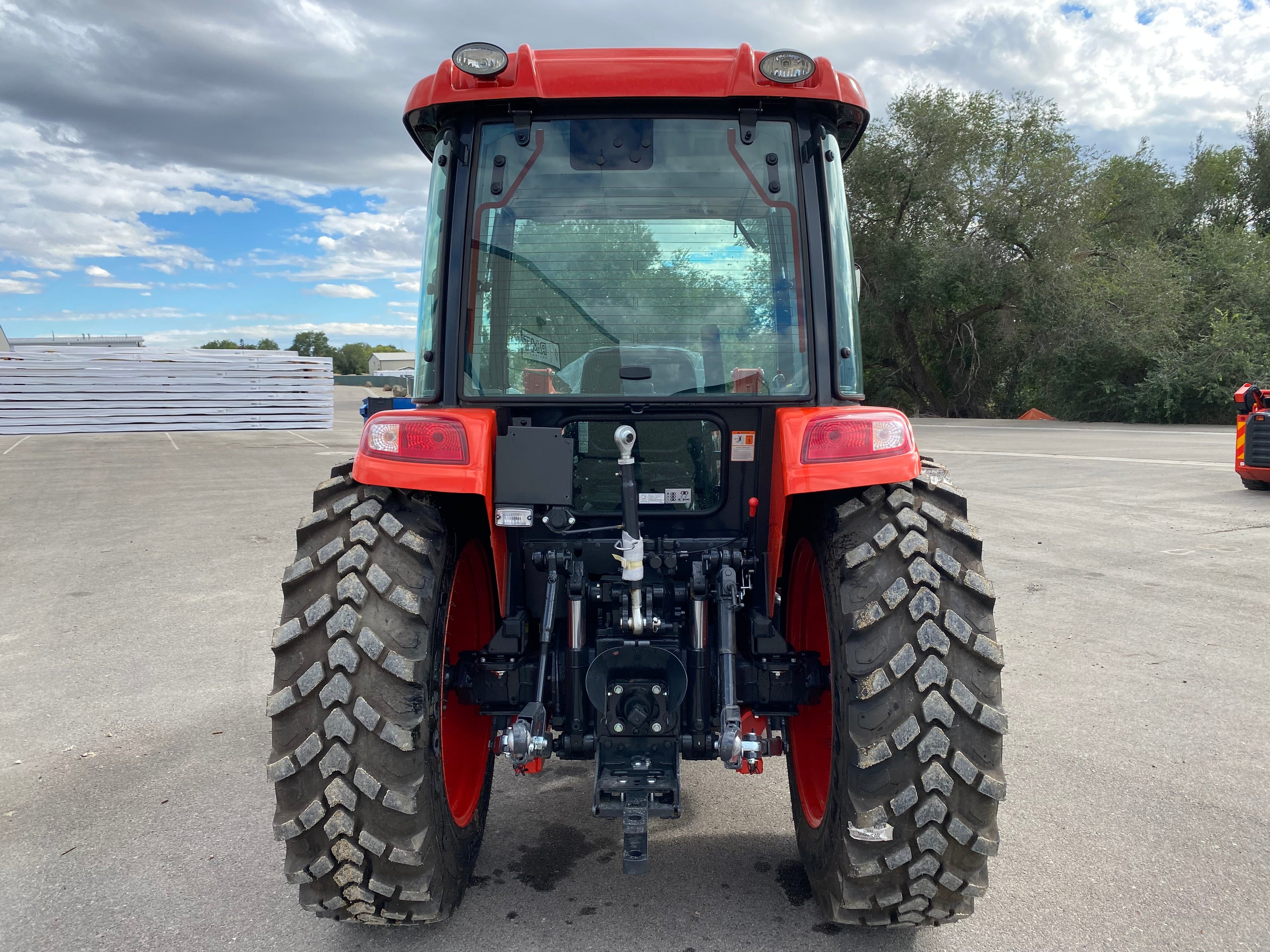 KIOTI RX6620PCB CAB TRACTOR-POWERSHUTTLE**0% FINANCING AVAILABLE**