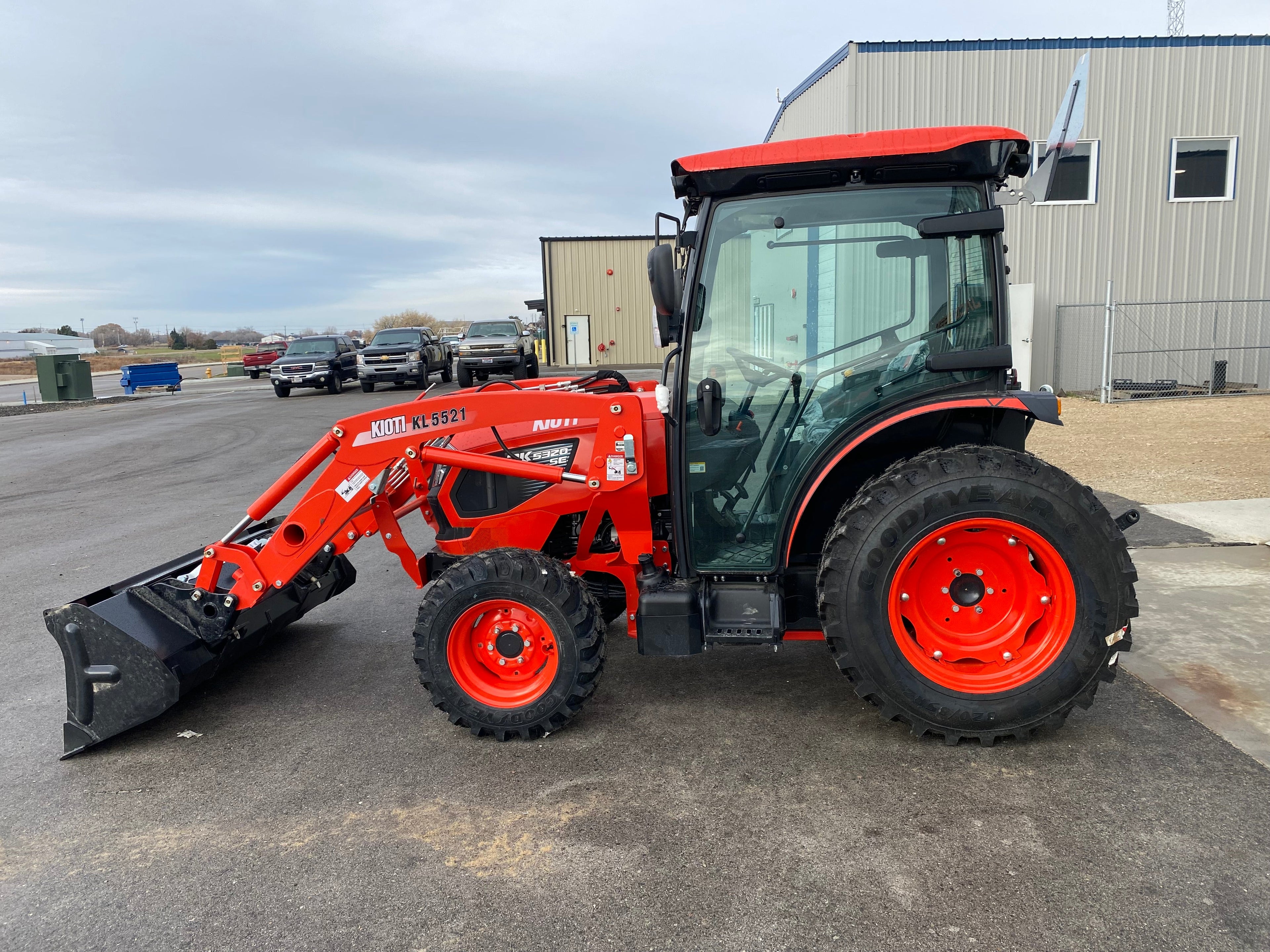 KIOTI DK5320SEHC CAB TRACTOR **0% FINANCING AVAILABLE