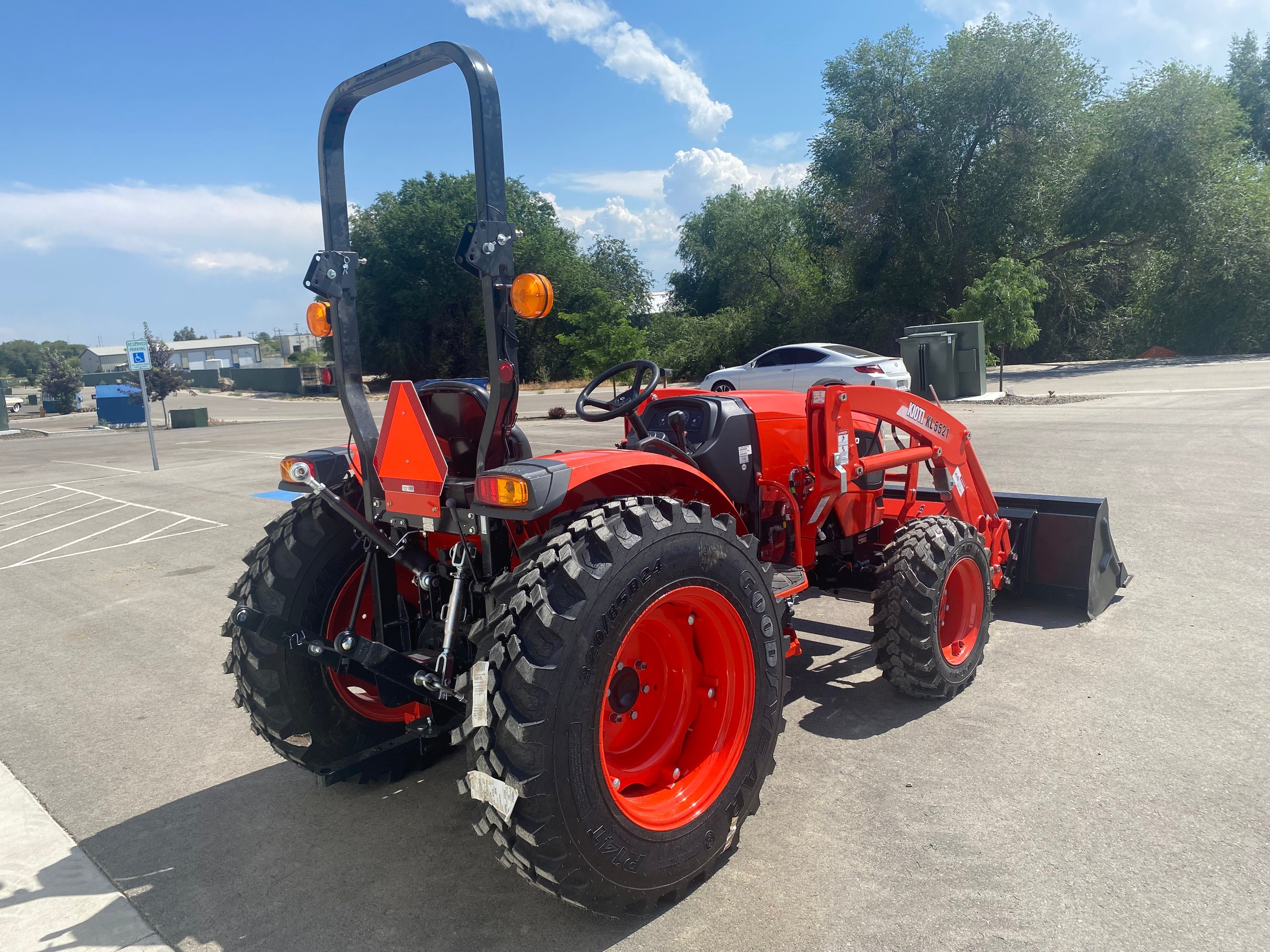 KIOTI DK5320SE HST **0% FINANCING AVAILABLE**