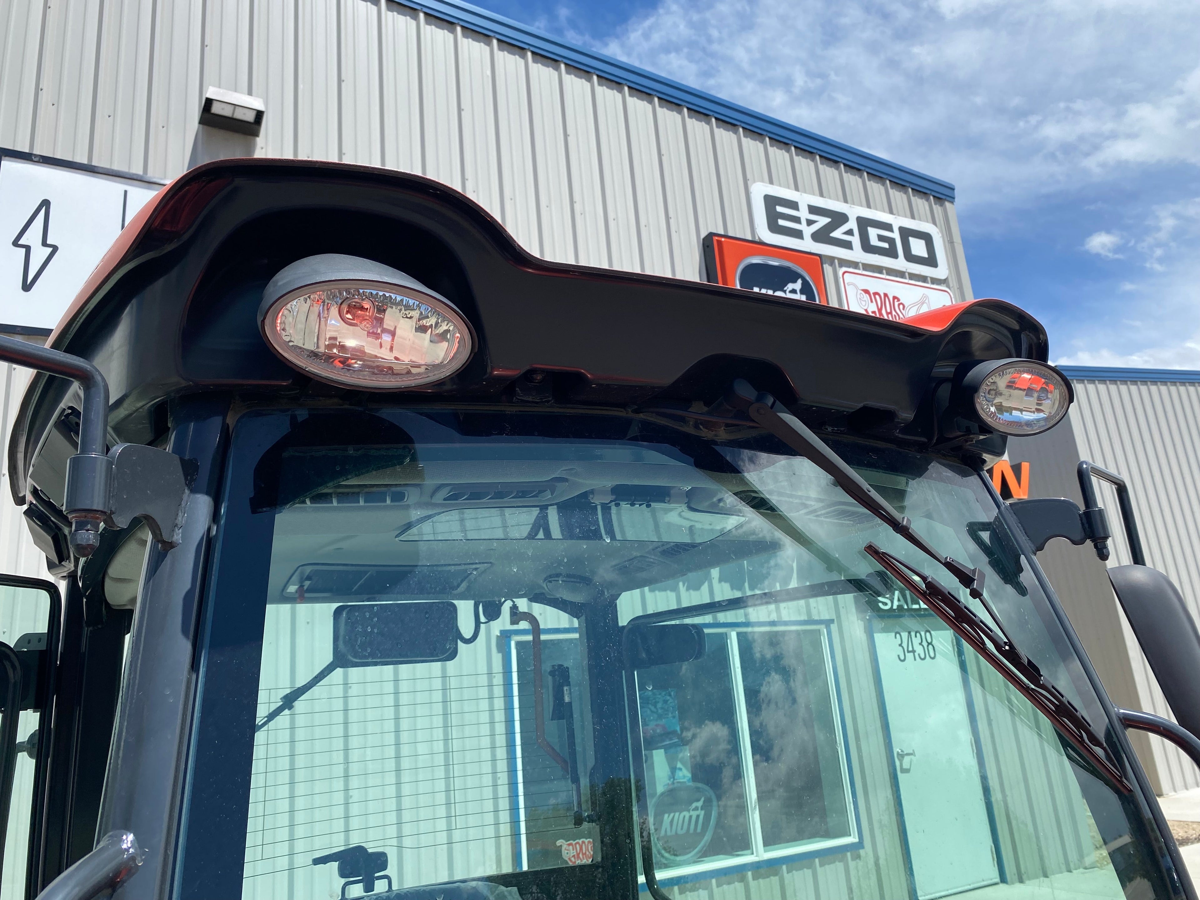 KIOTI CX2510 W/ CAB ** 0% FINANCING AVAILABLE**