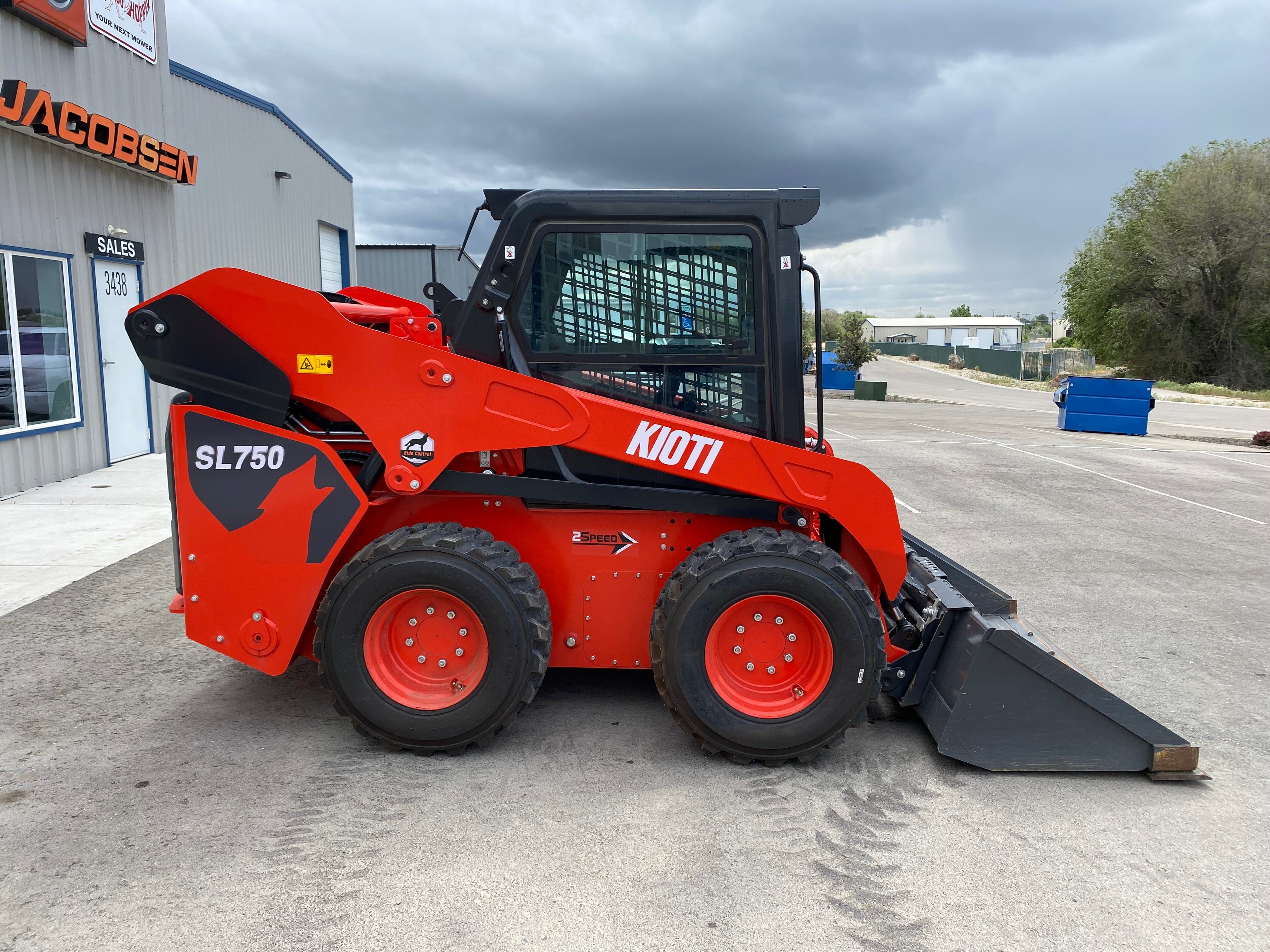 New 2025 KIOTI SL750 SKIDSTEER with 78" Bucket**0% FINANCING AVAILABLE**
