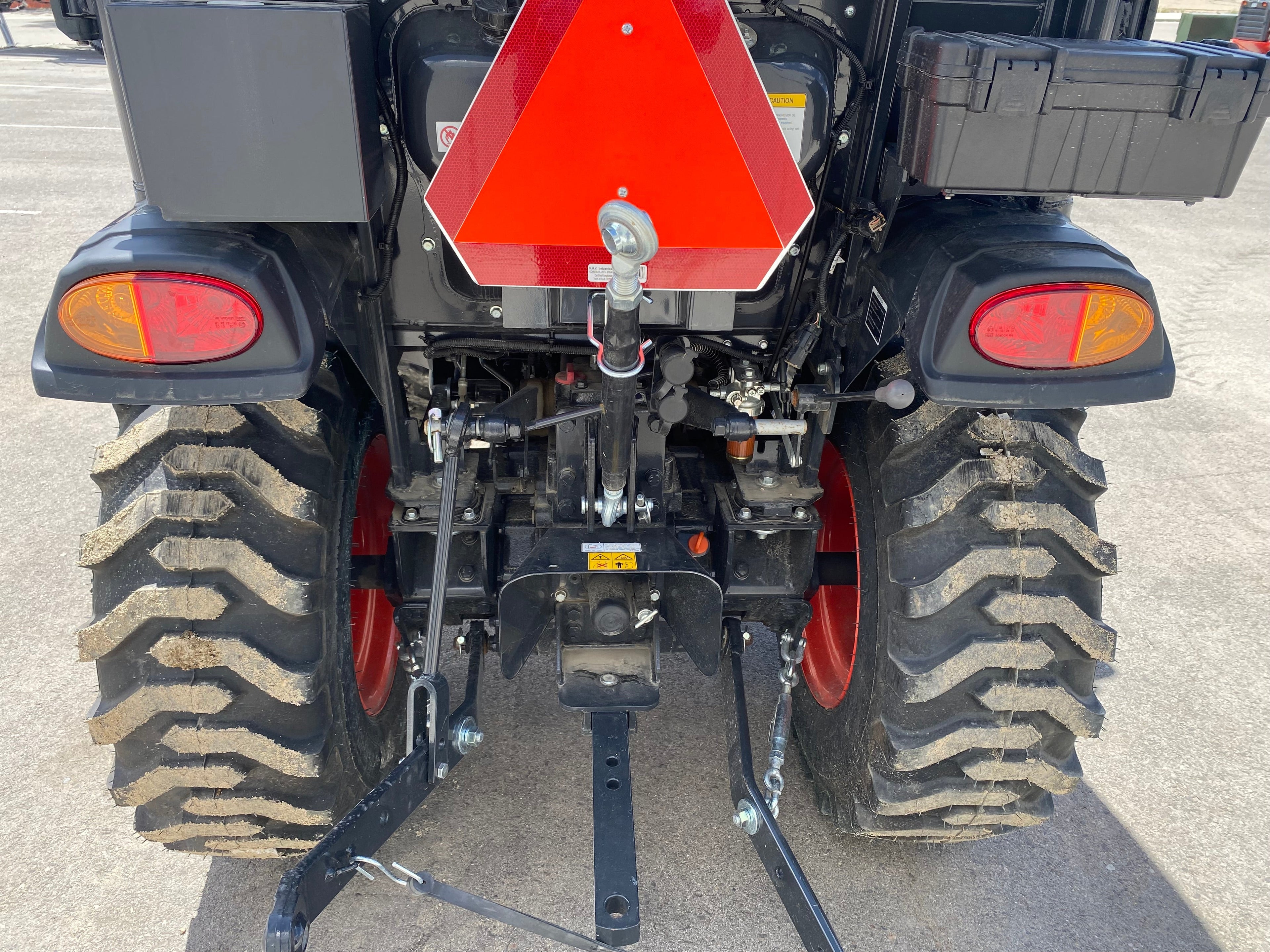 KIOTI CX2510 W/ CAB ** 0% FINANCING AVAILABLE**