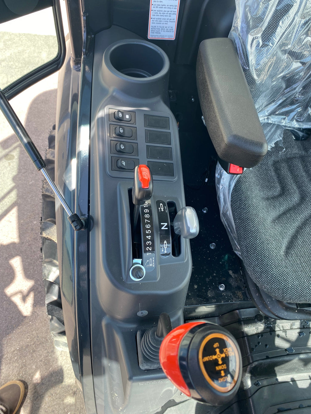 KIOTI CX2510 W/ CAB ** 0% FINANCING AVAILABLE**