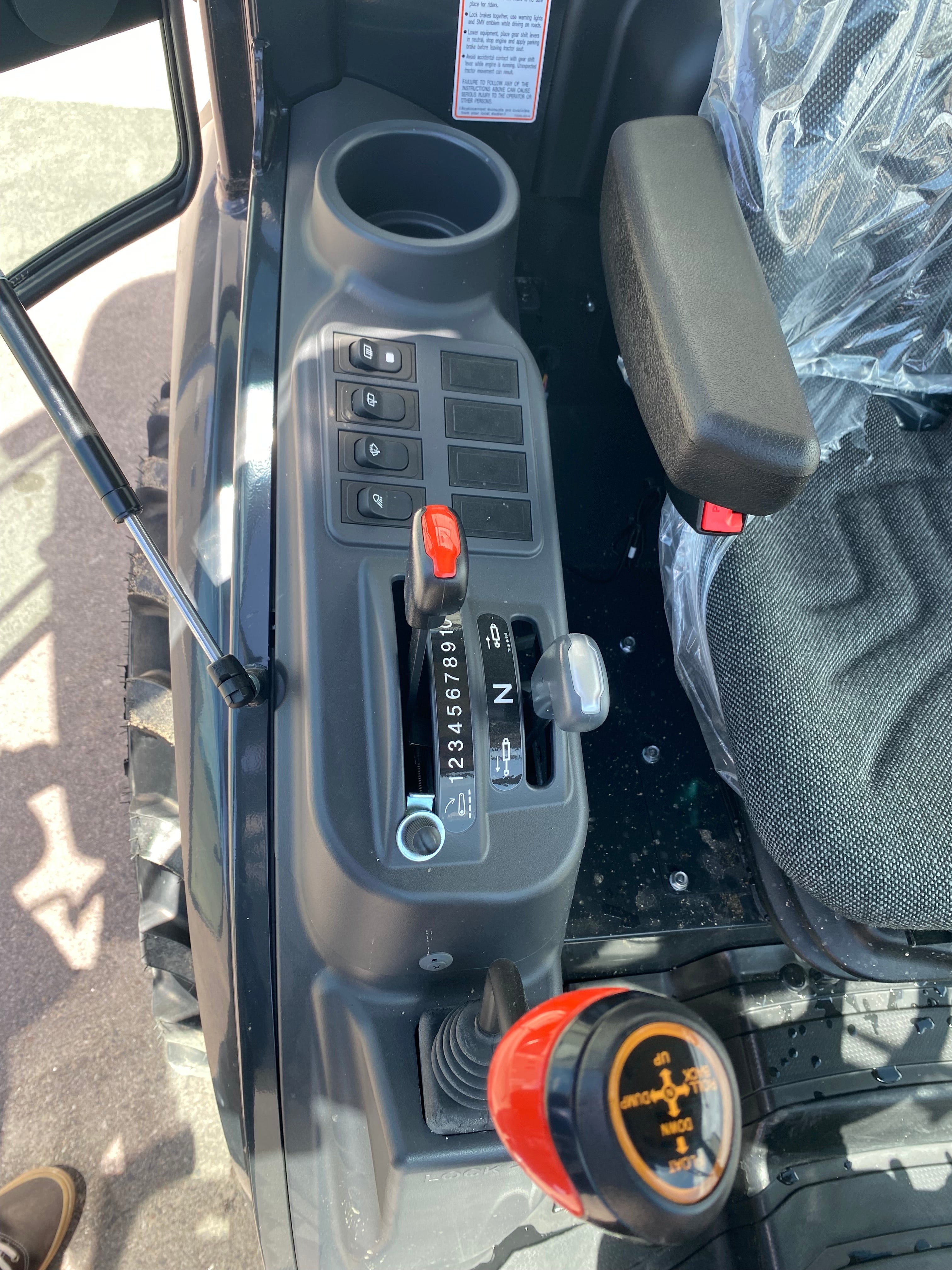 KIOTI CX2510 W/ CAB ** 0% FINANCING AVAILABLE**