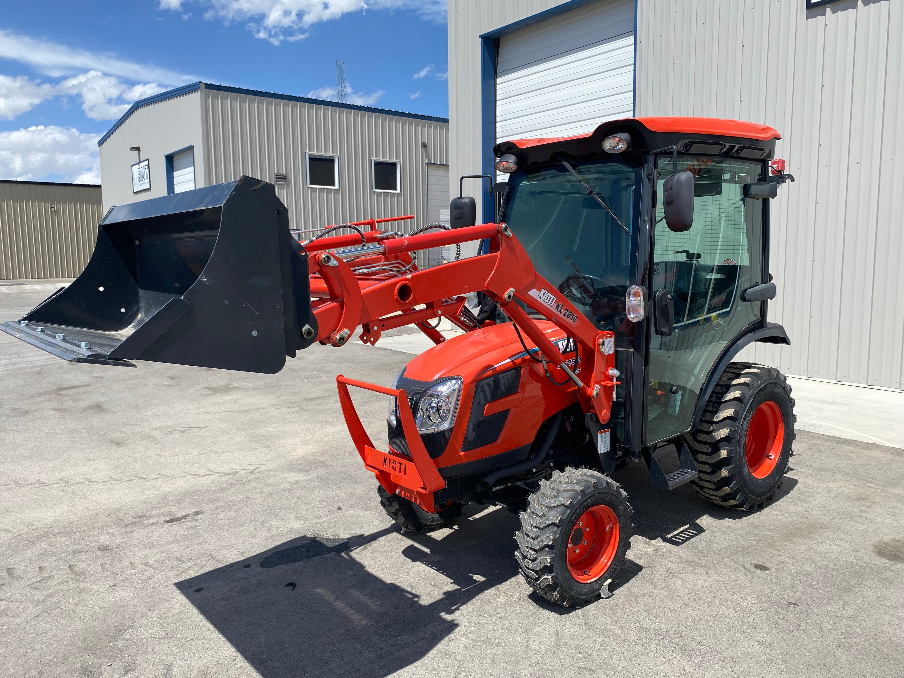 KIOTI CX2510 W/ CAB ** 0% FINANCING AVAILABLE**