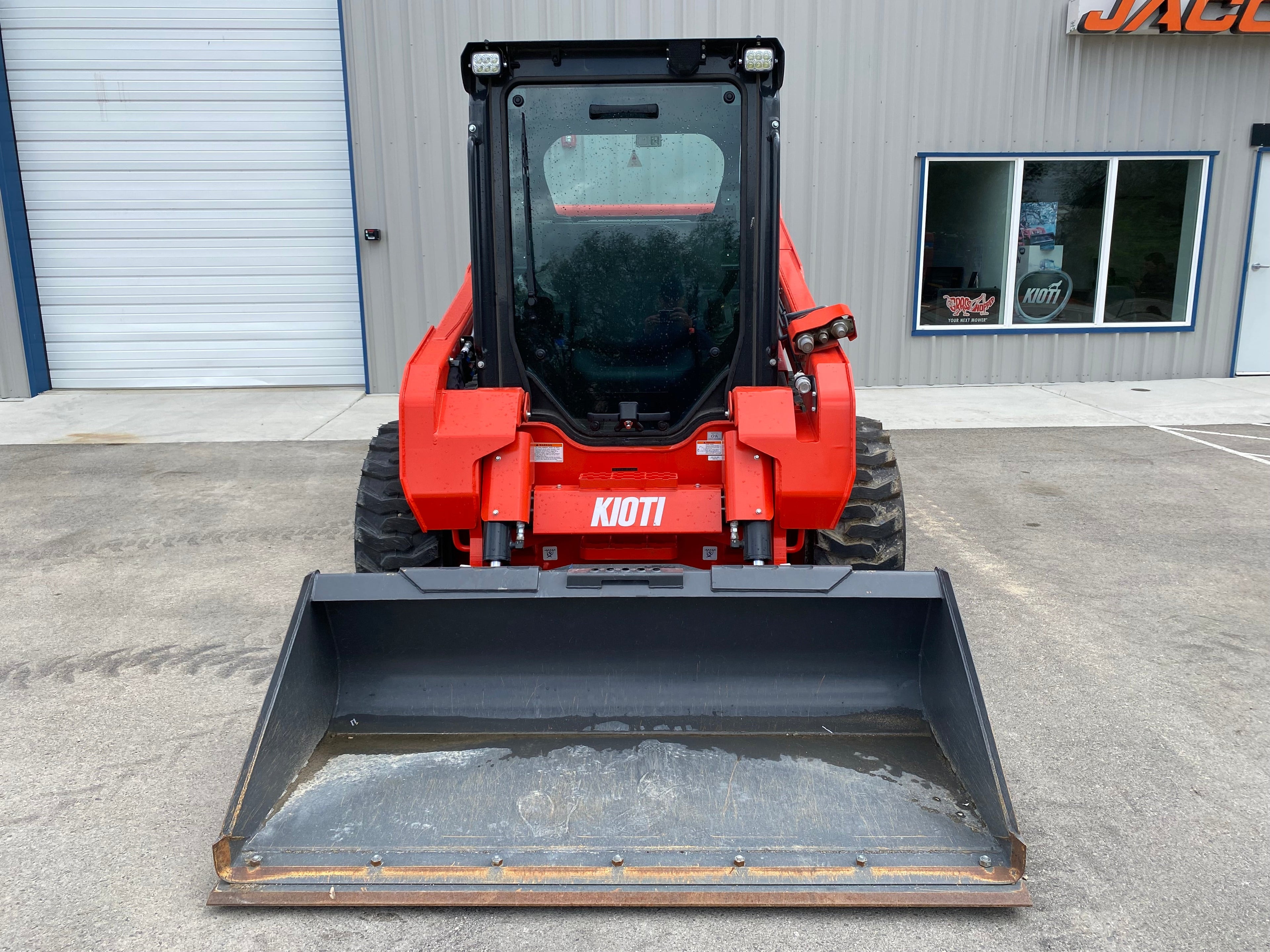 New 2025 KIOTI SL750 SKIDSTEER with 78" Bucket**0% FINANCING AVAILABLE**