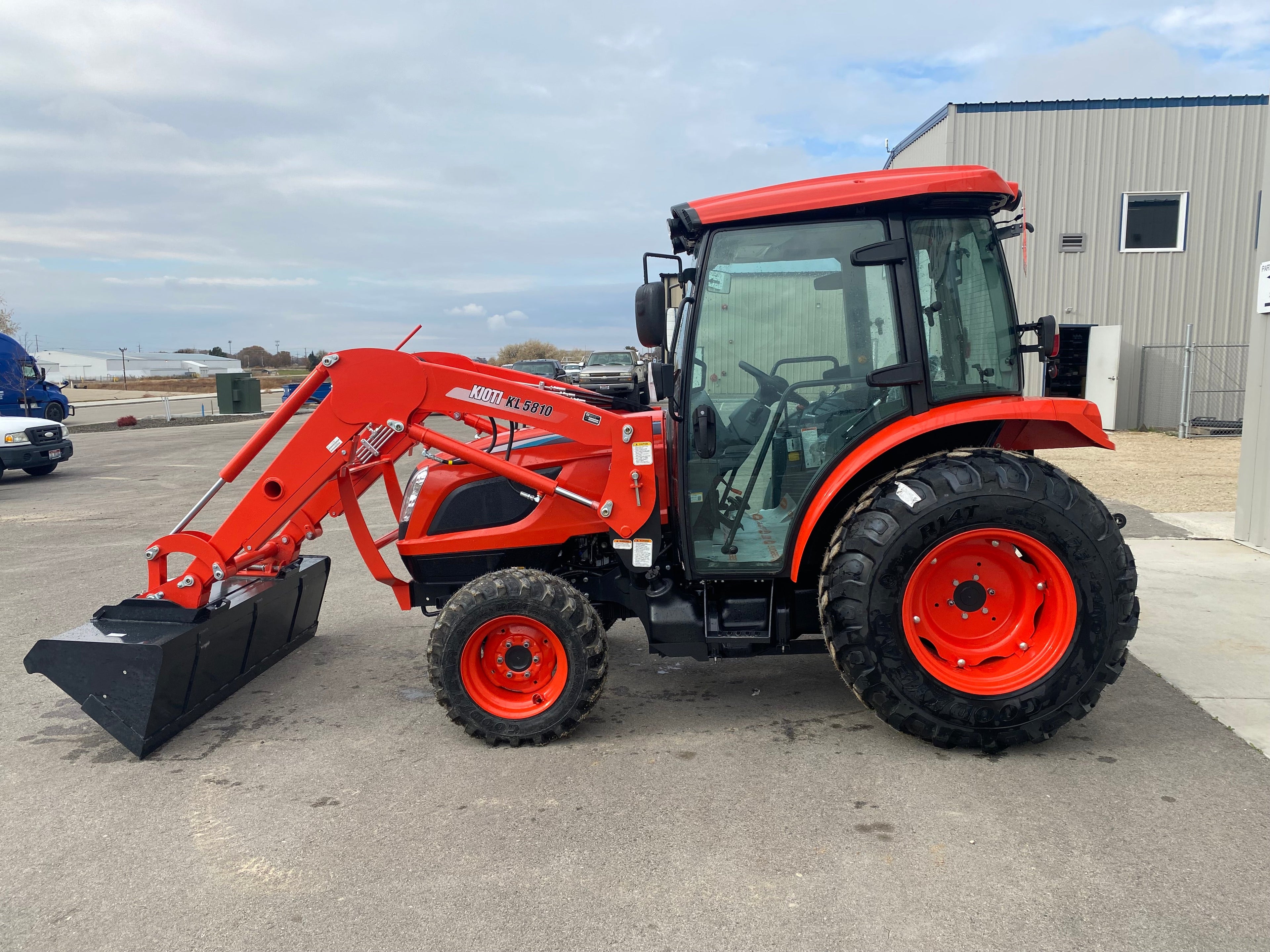 KIOTI NS4710HCB CAB TRACTOR **0% FINANCING AVAILABLE**
