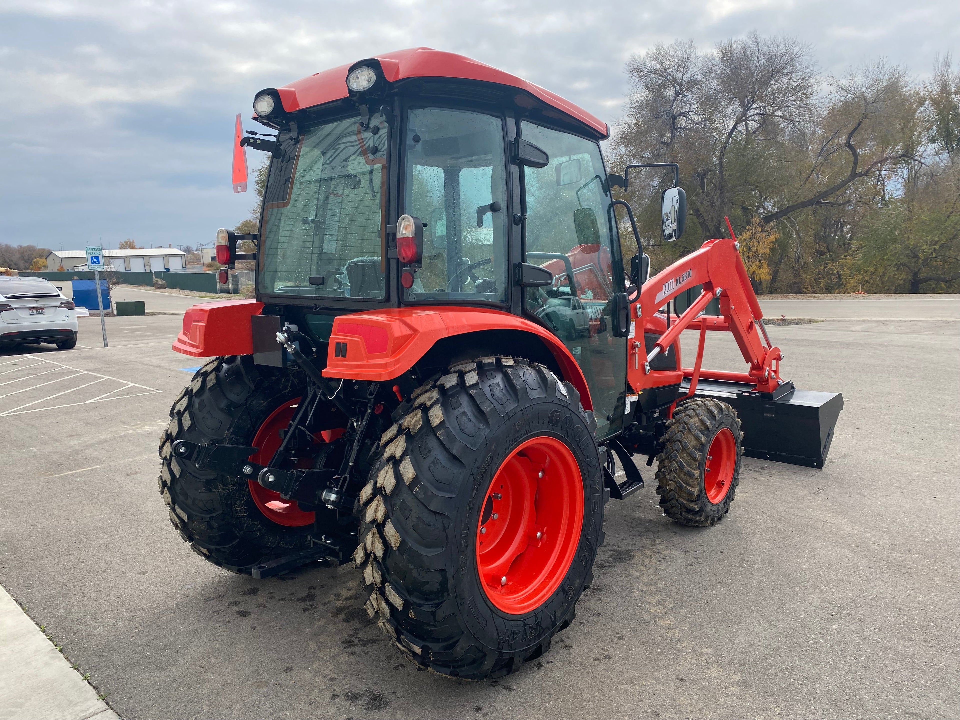 KIOTI NS4710HCB CAB TRACTOR **0% FINANCING AVAILABLE**