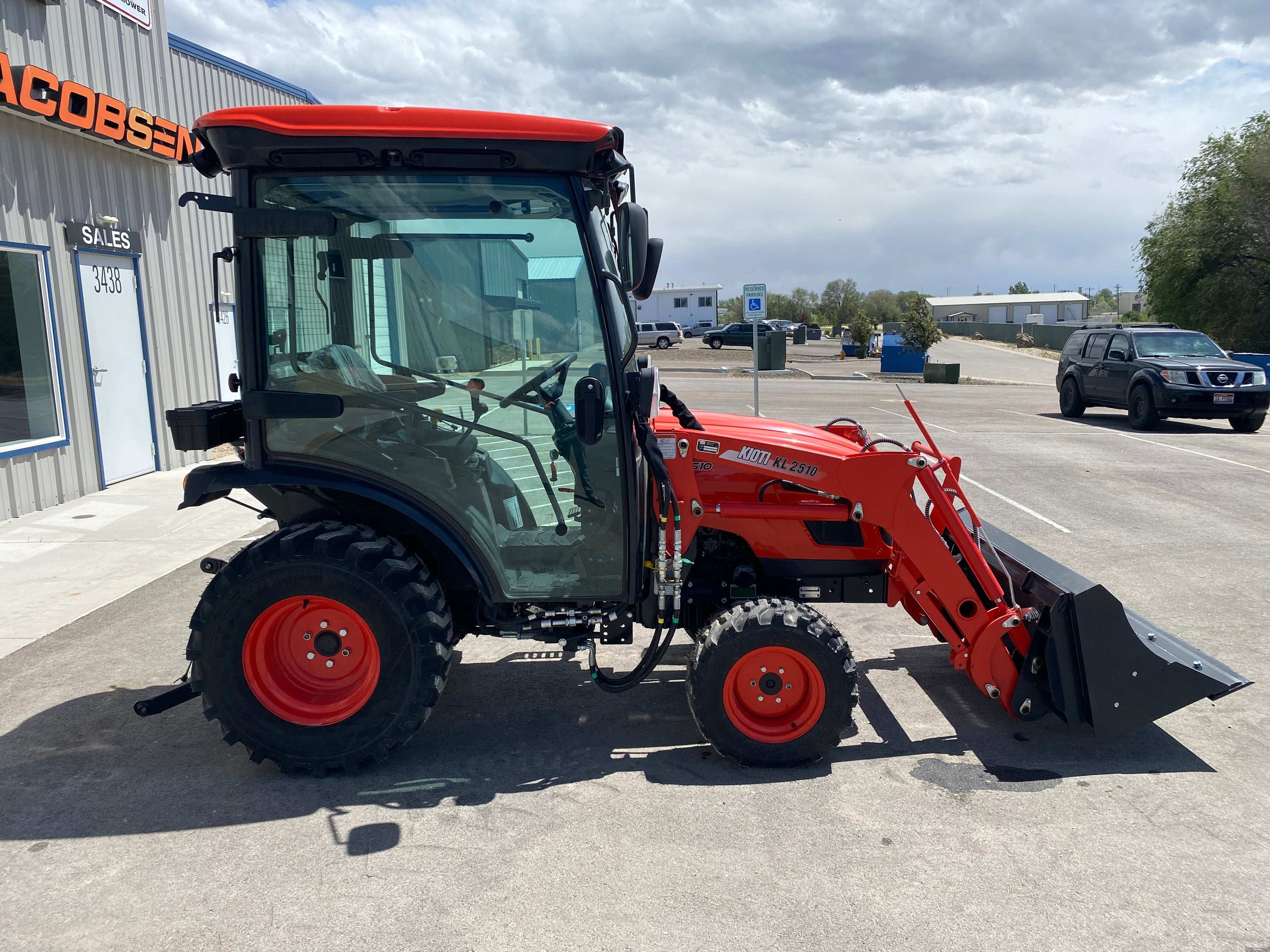 KIOTI CX2510 W/ CAB ** 0% FINANCING AVAILABLE**