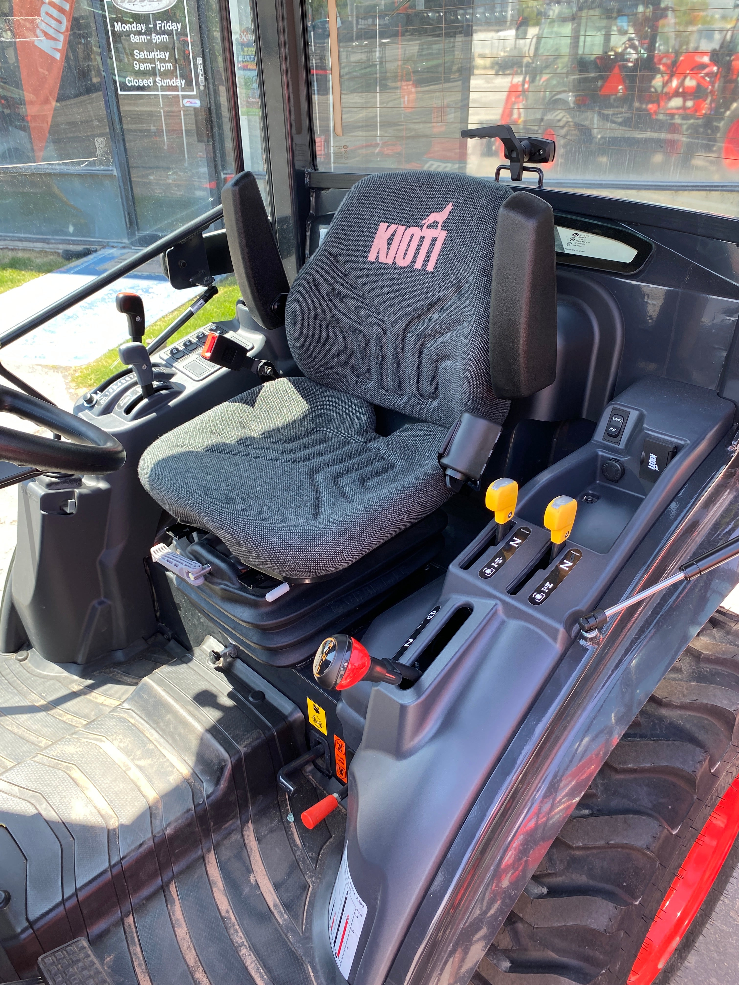 Kioti CX2510 HST Cab *** 0% financing available***