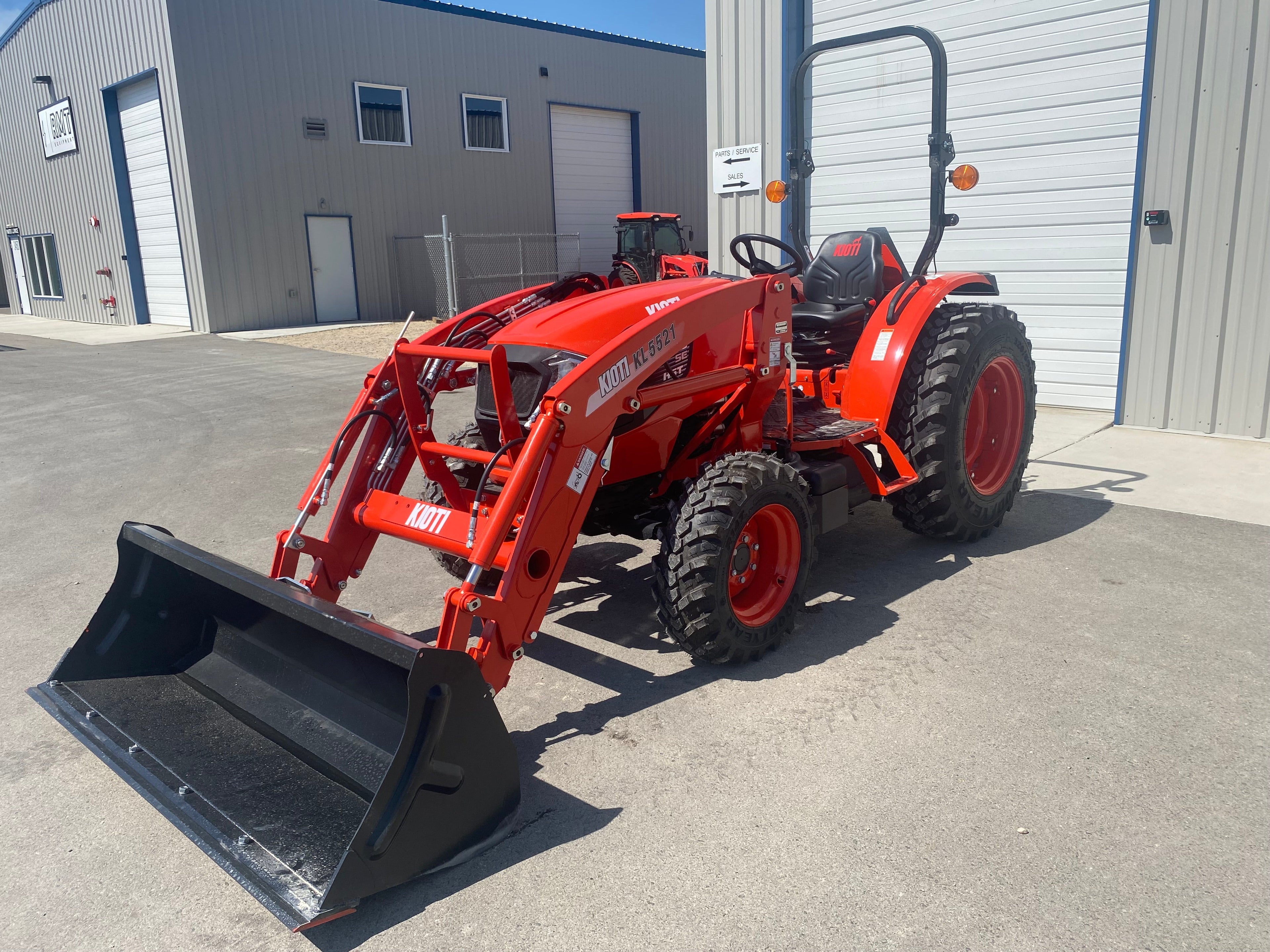 KIOTI DK5320SE HST **0% FINANCING AVAILABLE**