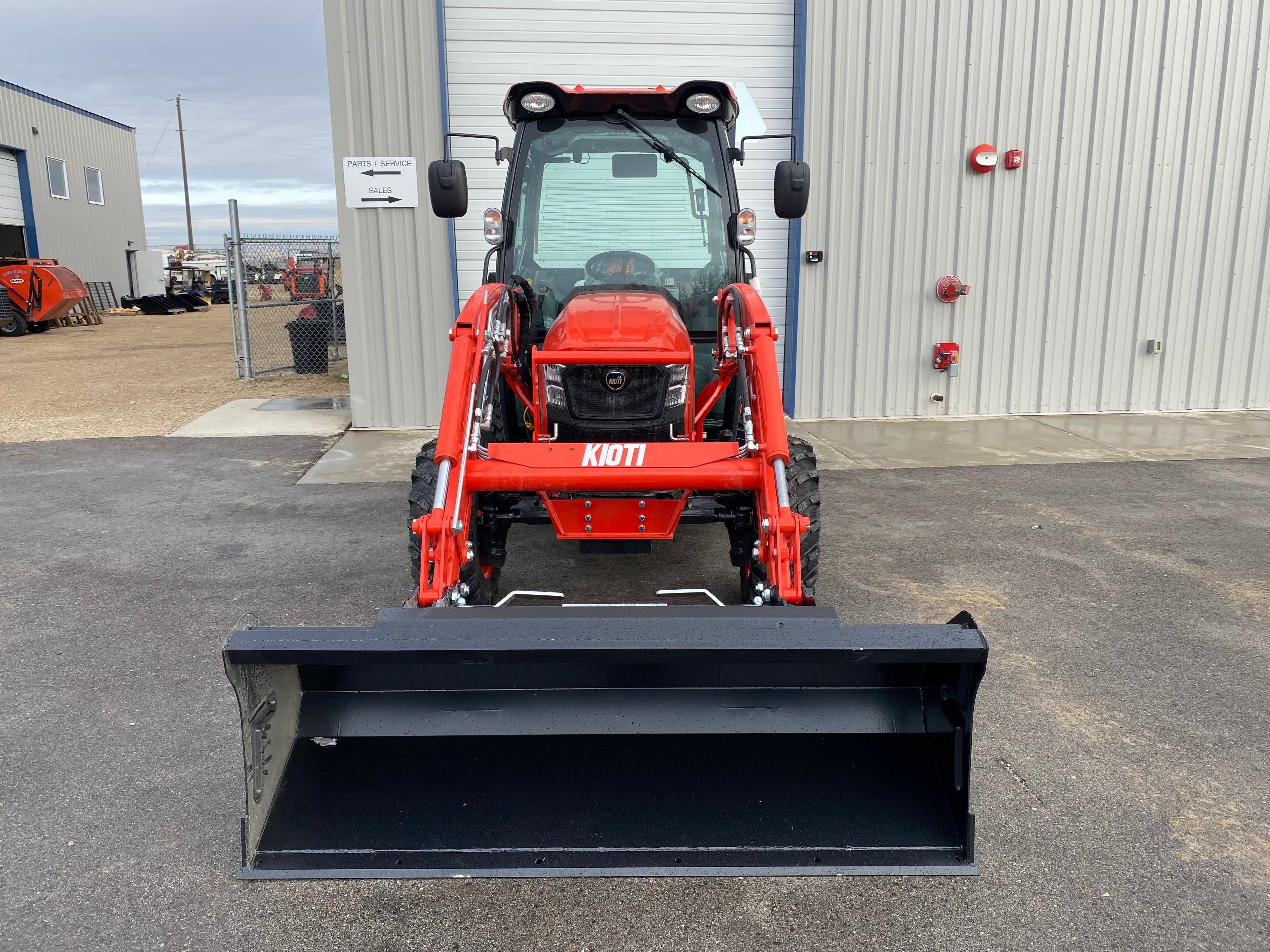 KIOTI DK5320SEHC CAB TRACTOR **0% FINANCING AVAILABLE
