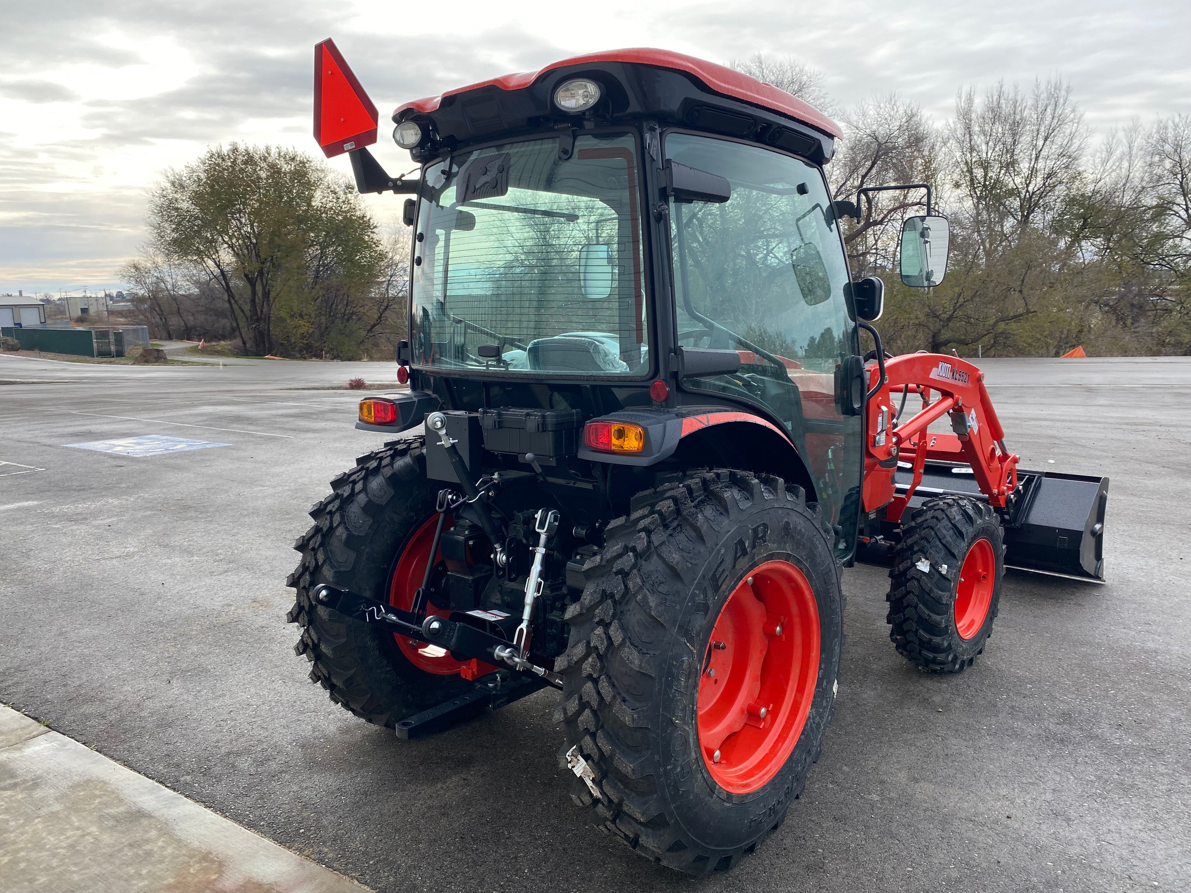 KIOTI DK5320SEHC CAB TRACTOR **0% FINANCING AVAILABLE