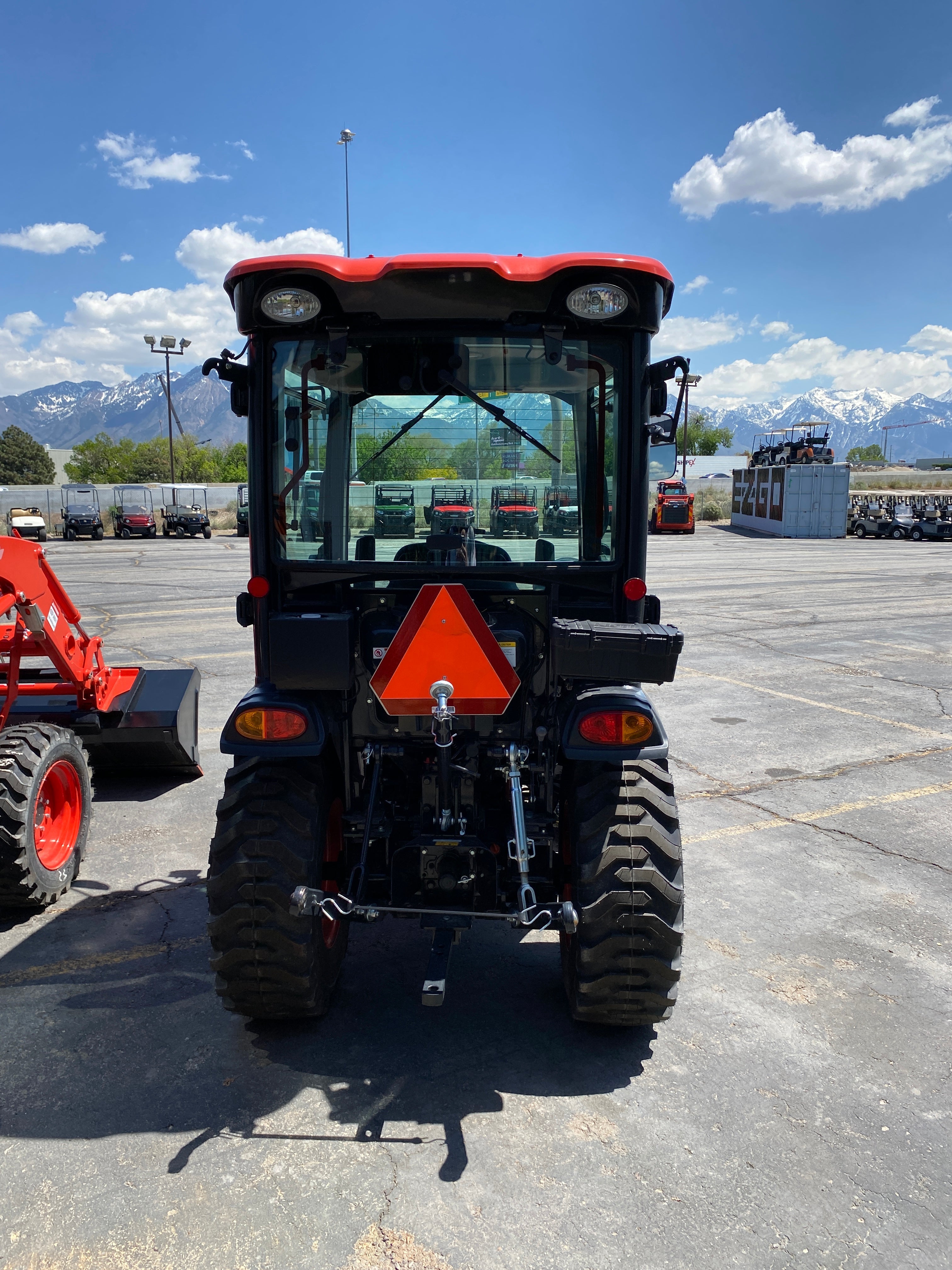 Kioti CX2510 HST Cab *** 0% financing available***