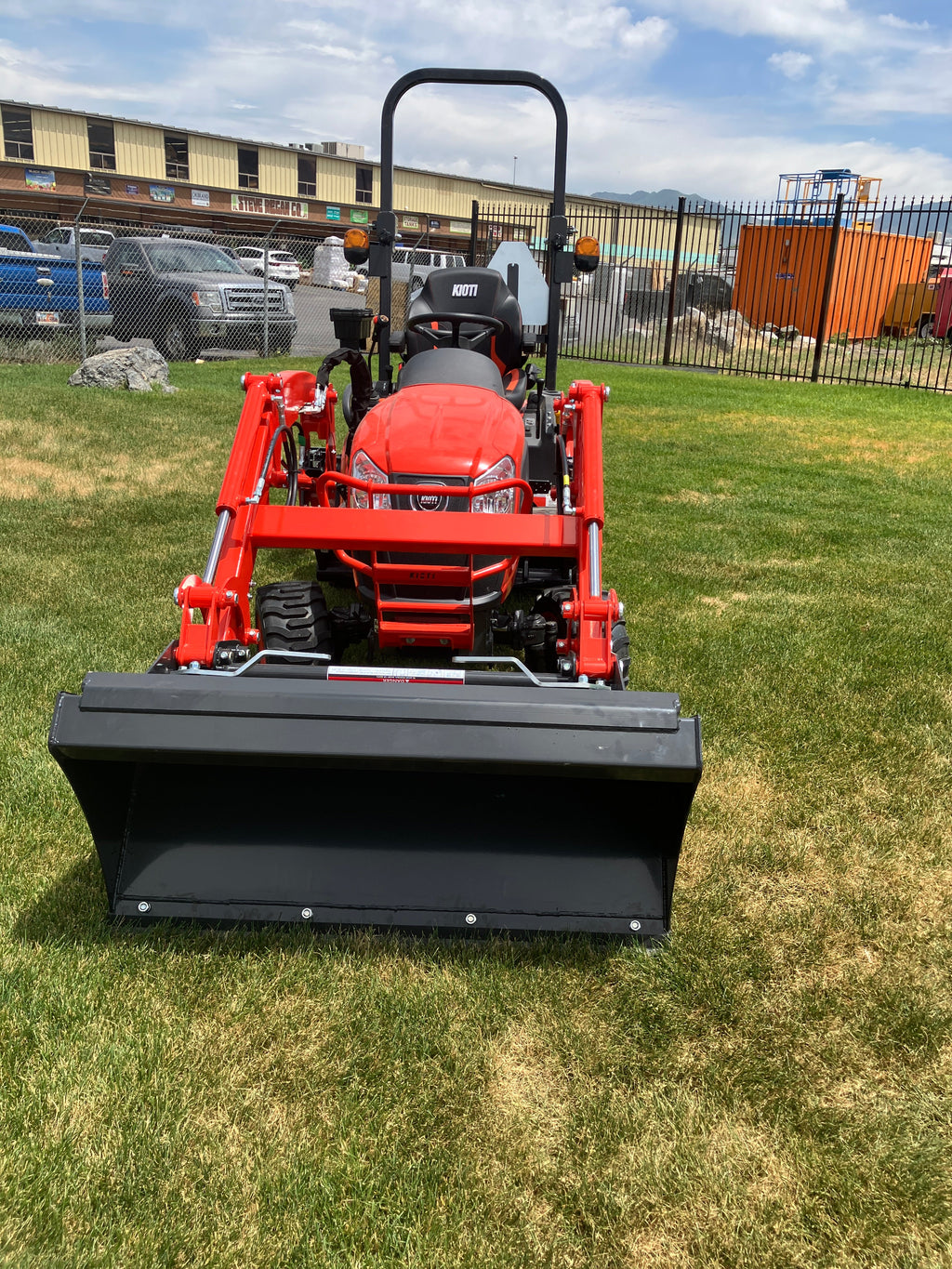 2025 KIOTI CS2520 HST TRACTOR