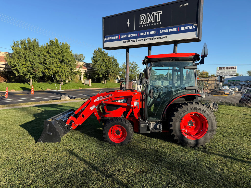 New KIOTI  DK4720 HST Tractor with Cab