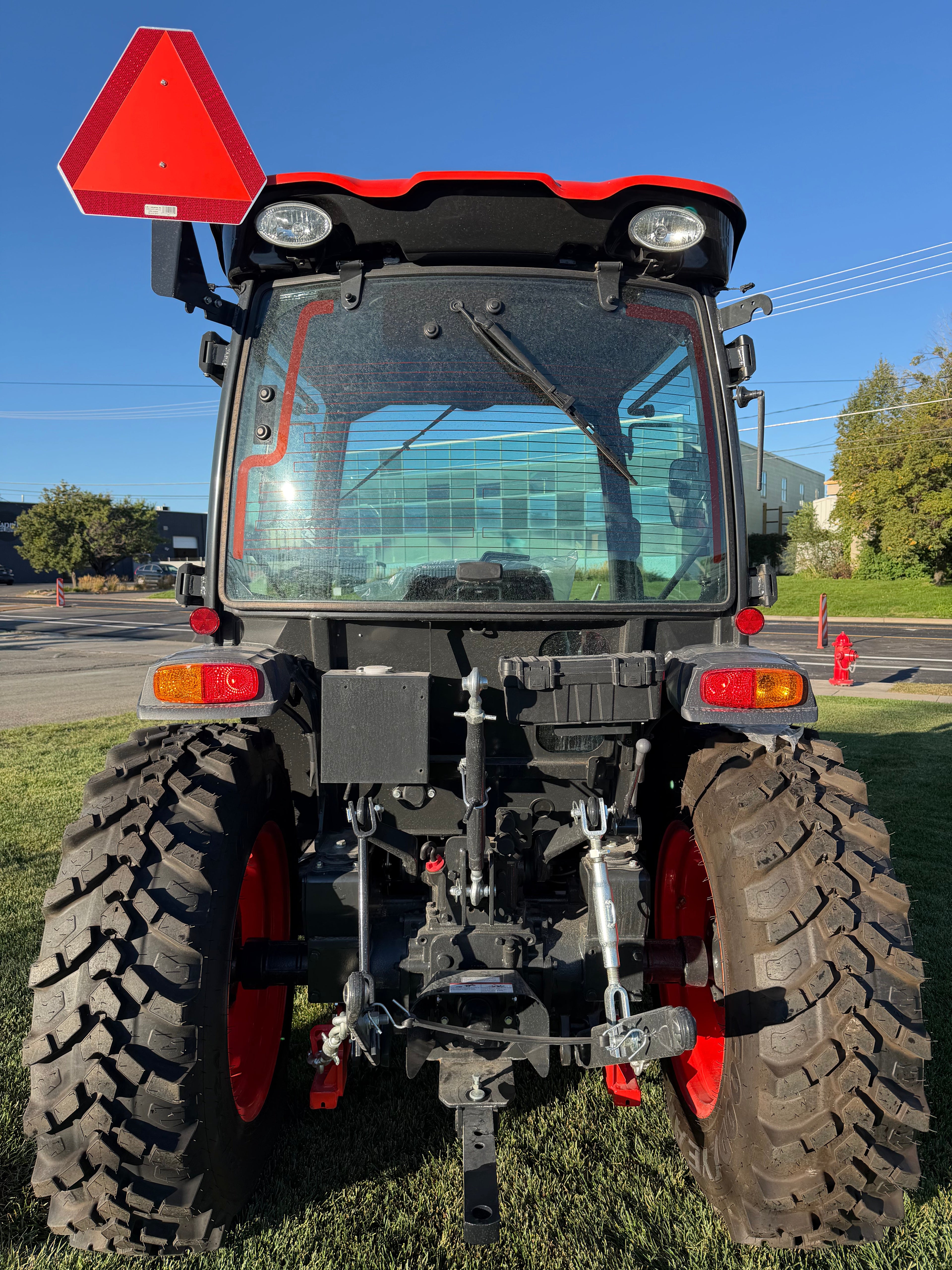 New KIOTI  DK4720 HST Tractor with Cab