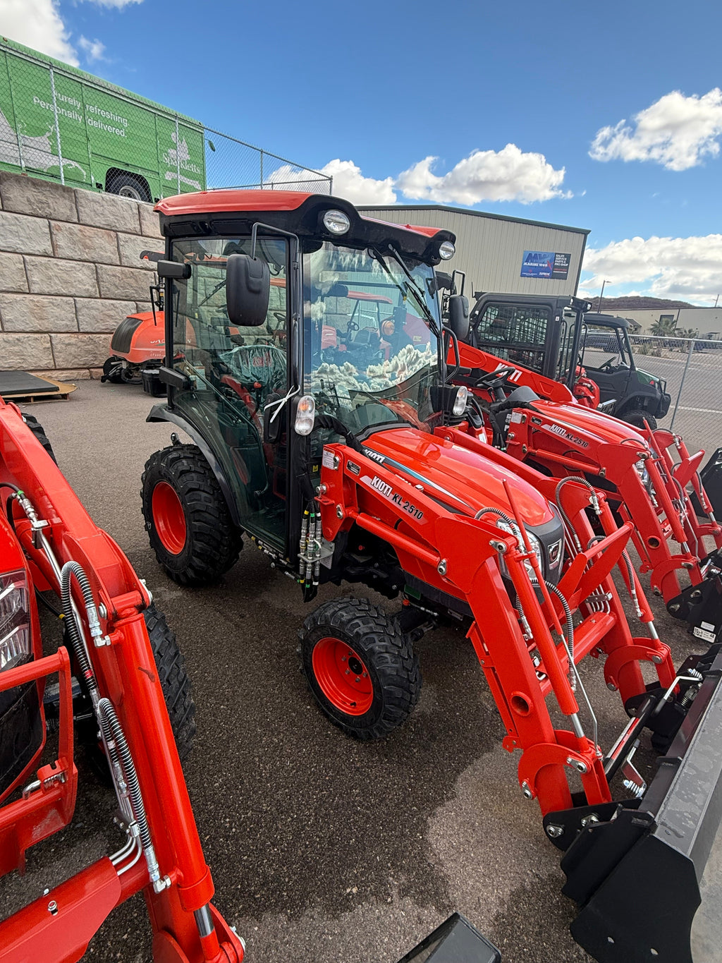 Kioti CX2510 HST Cab *** 0% financing available***