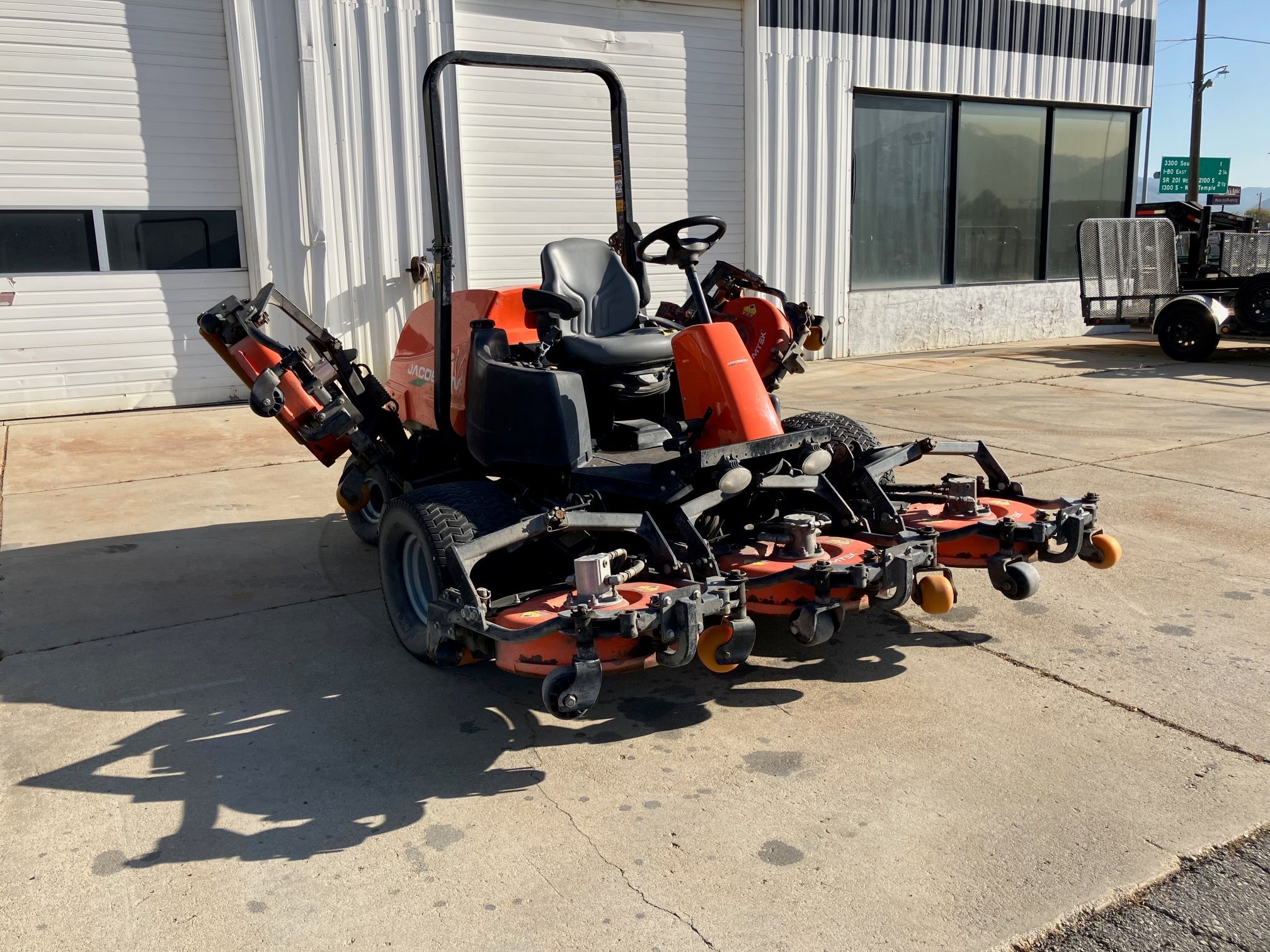 Pre-Owned Jacobsen AR722 - 3300 Hours
