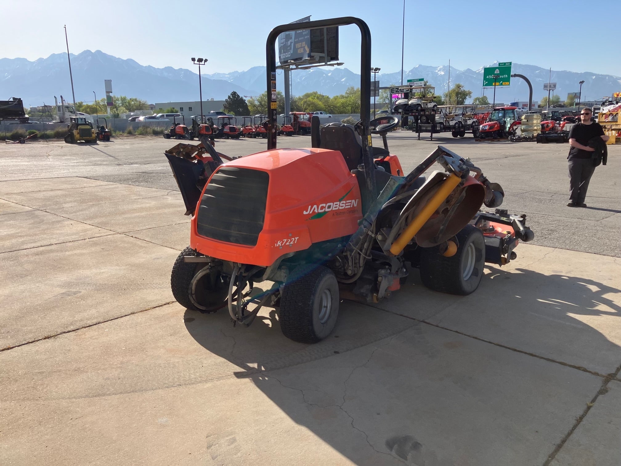 Pre-Owned Jacobsen AR722 - 3300 Hours