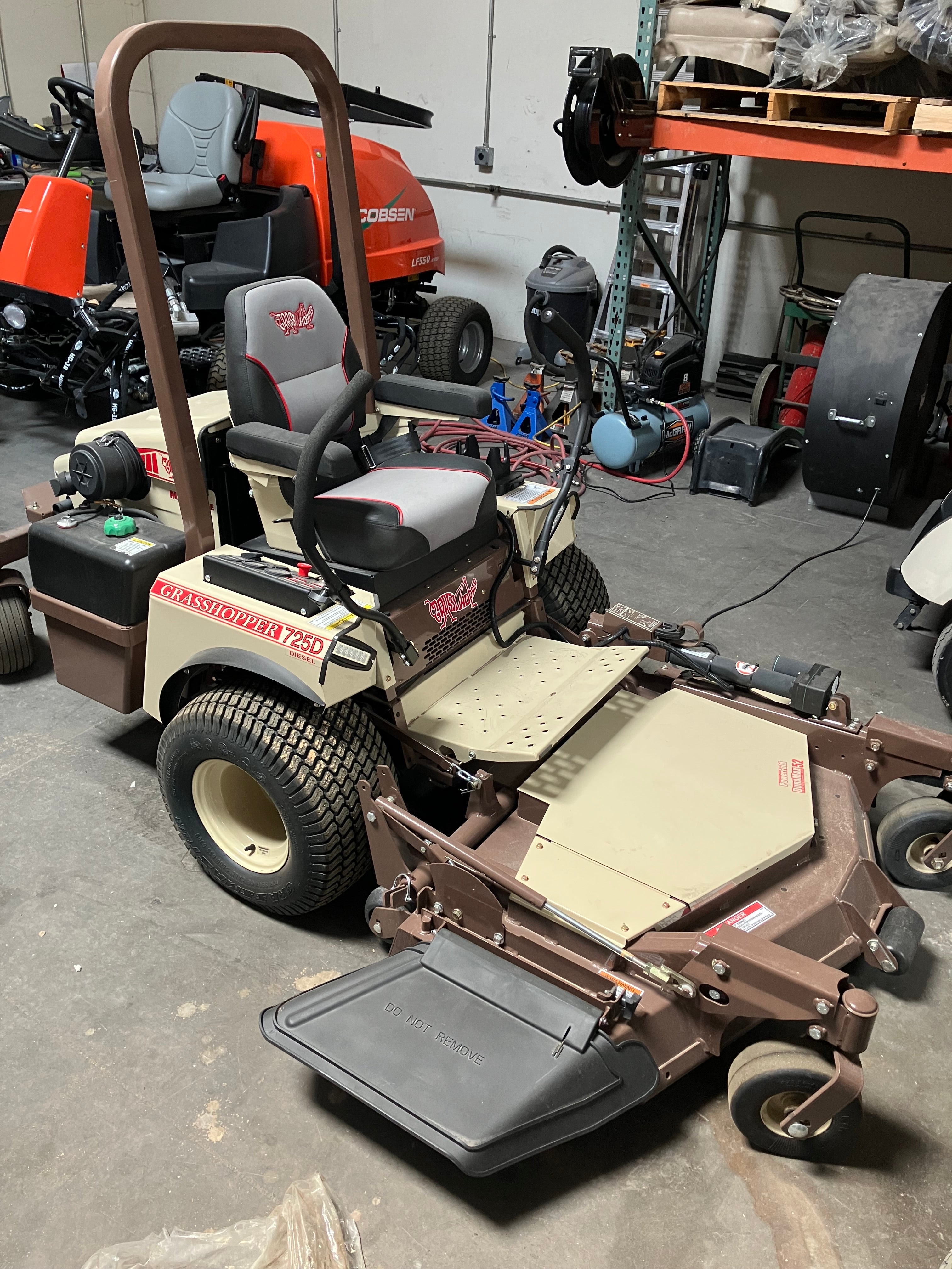 Grasshopper 725DT