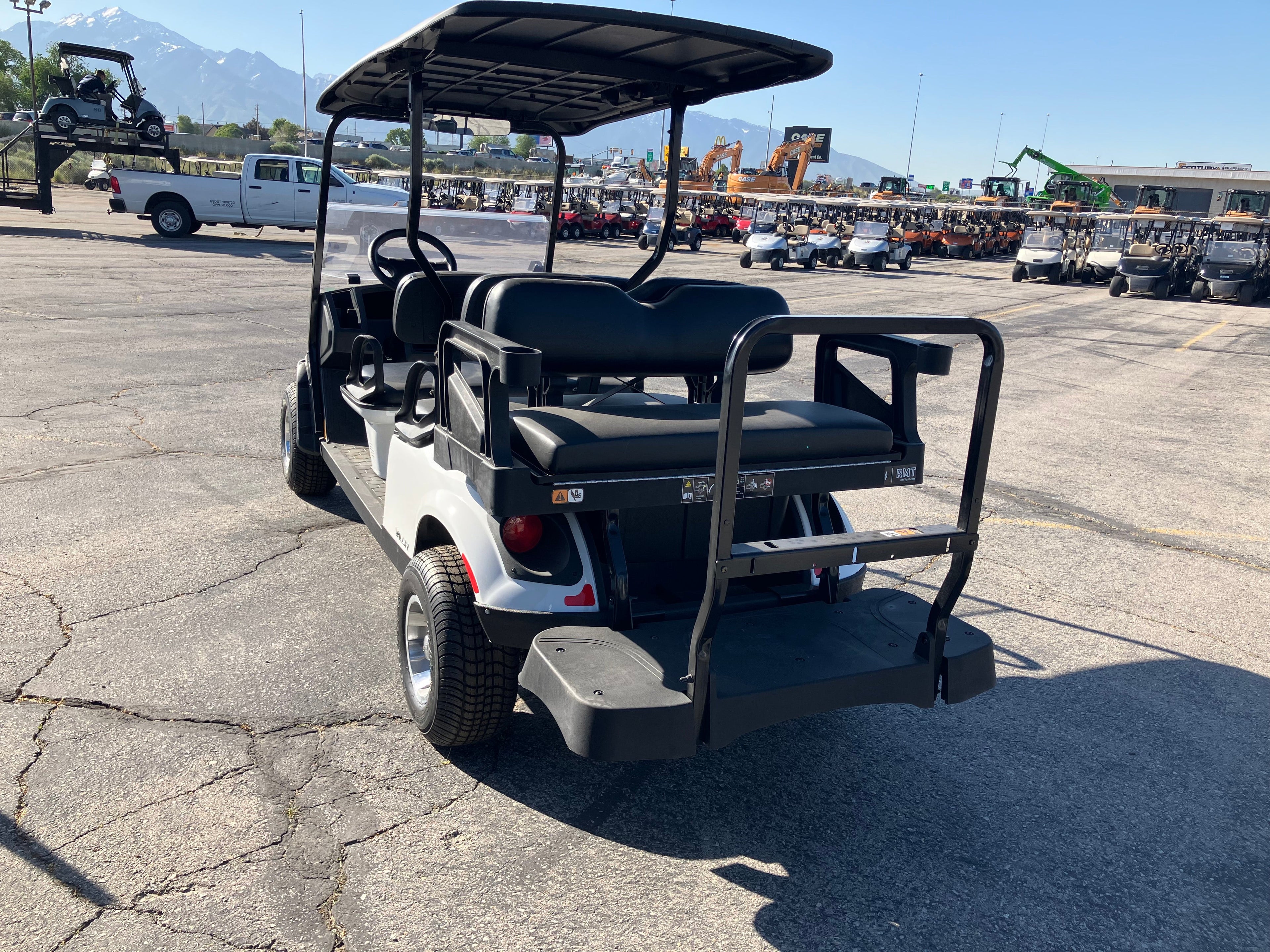 New White 2024 EZGO Valor 6 Electric- 6-Passenger Golf Cart- Closeout Pricing