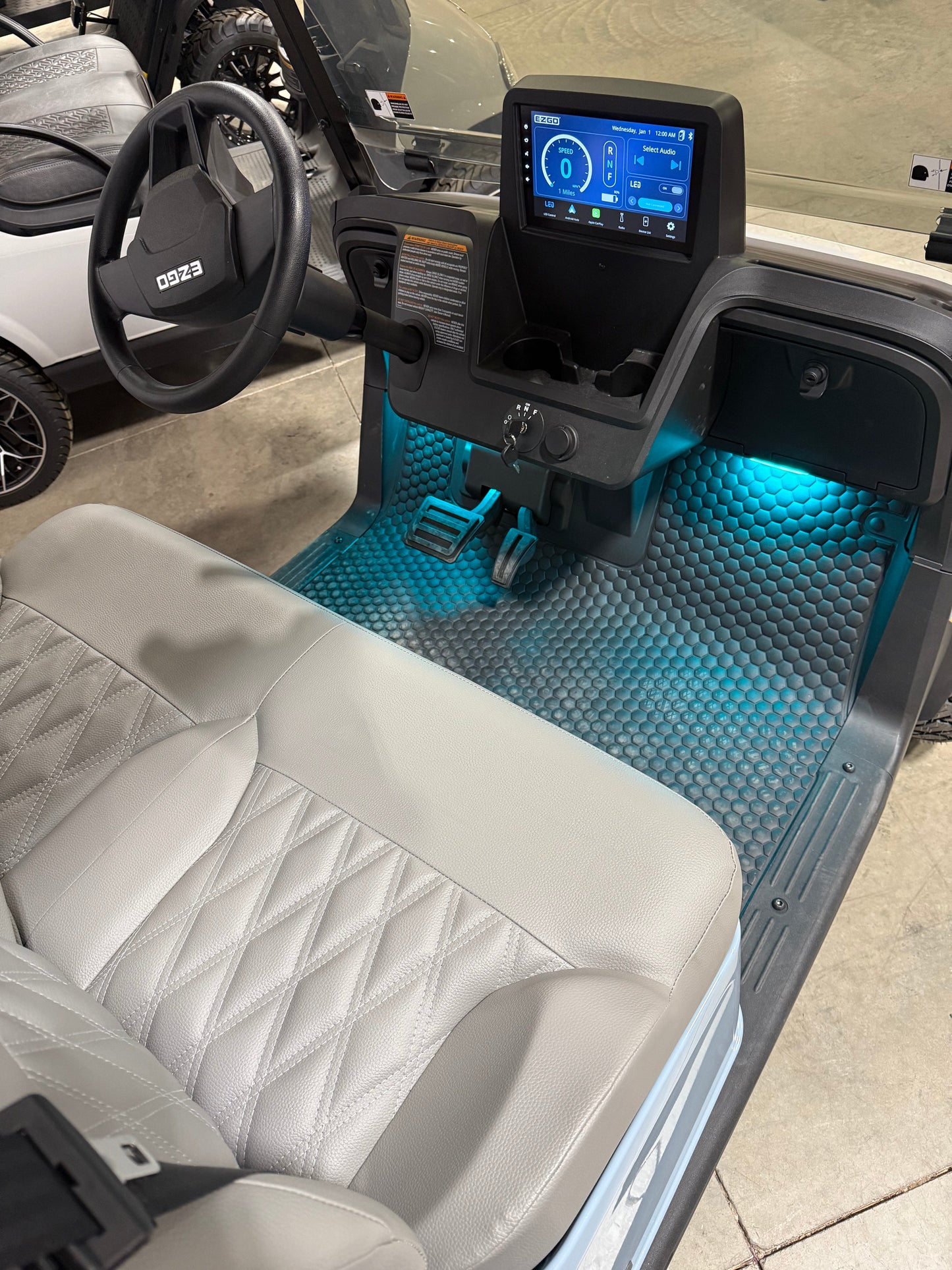 #8 2026 EZGO RXV 4 ELiTE Golf Cart