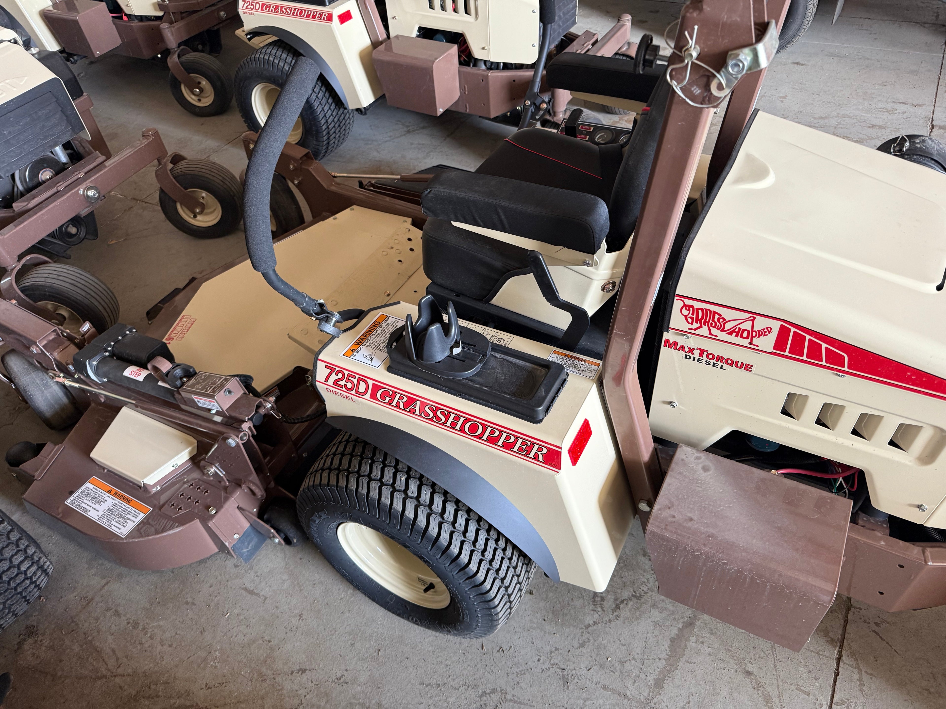Grasshopper 725DT with 25 HP Diesel Engine & 3661 61" PowerFold® Deck