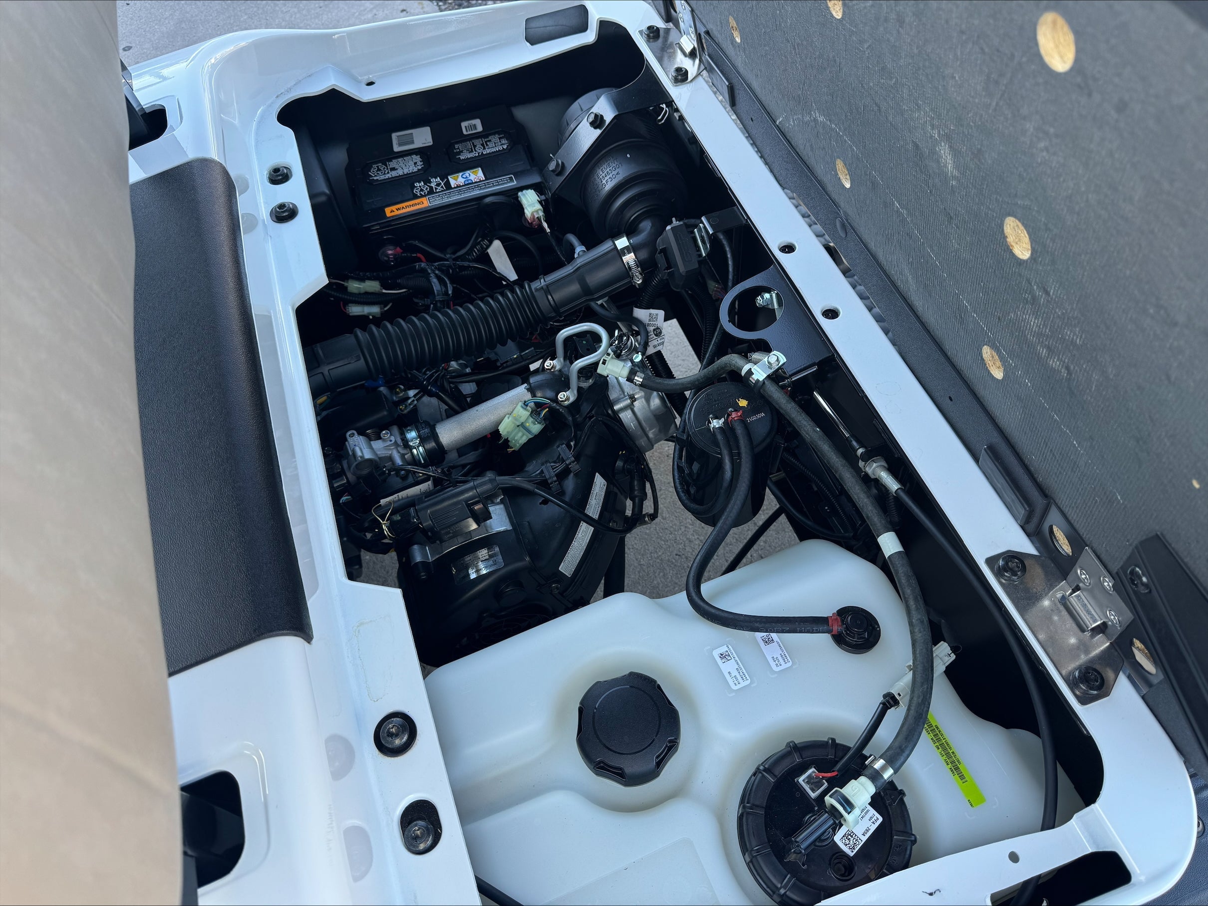 2025 EZGO VALOR 4 GAS Golf Cart